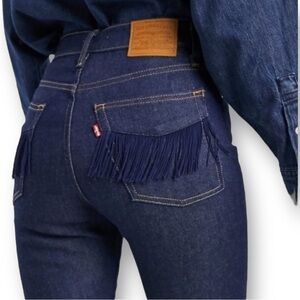 Levi’s Wedgie Straight Leg Fringe Pocket Jean Dark Wash Women’s Size 26